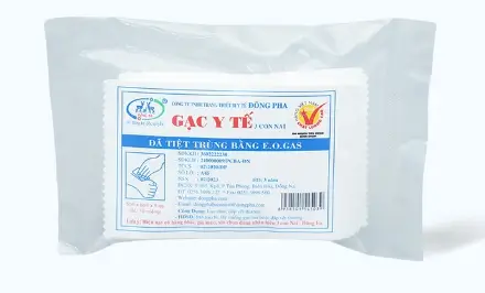 Gạc y tế tiệt trùng ĐÔNG PHA lau vết thương nhỏ và thấm máu 5cm x 6cm x 8 lớp (10 miếng)