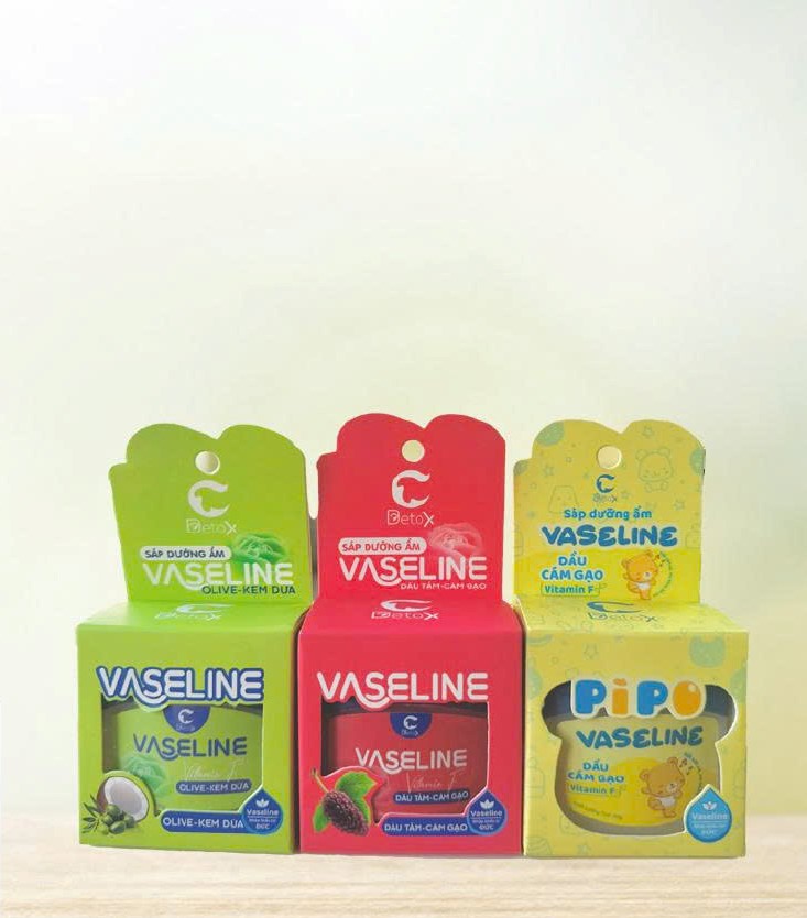 VASELINE giúp dưỡng ẩm nhanh và giữ ẩm cho da
