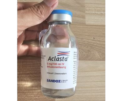 Thuốc Aclasta 5mg/100ml điều trị loãng xương ở phụ nữ sau mãn kinh